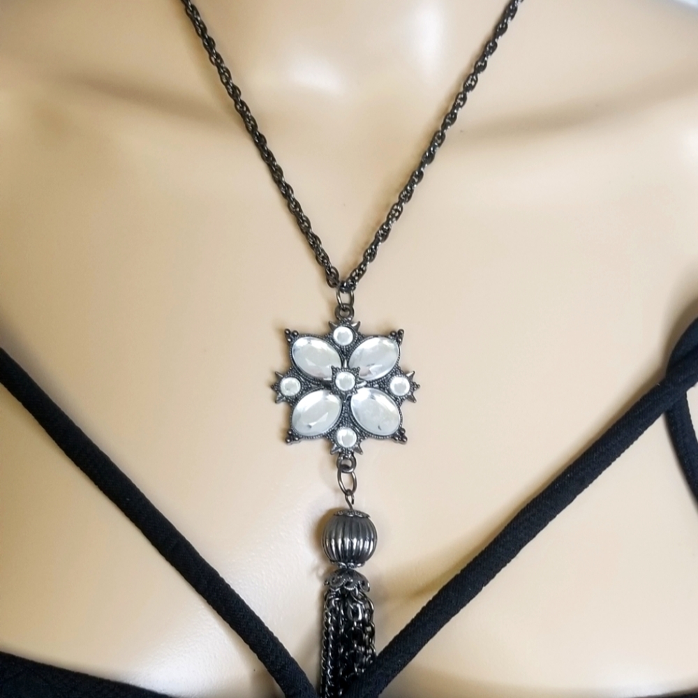 Unbranded Pendant Necklace